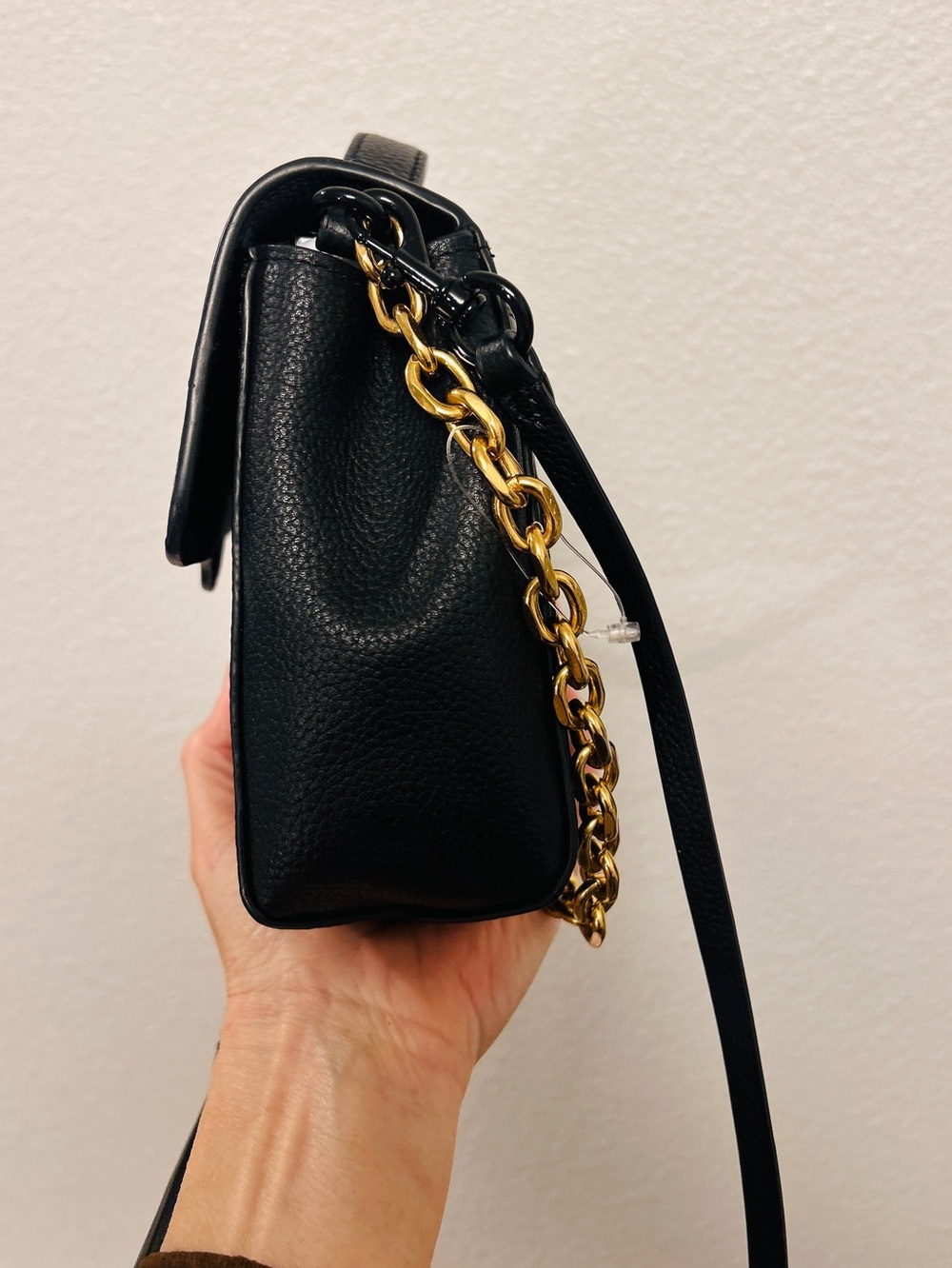 Rebecca Minkoff Black Pebbled Leather Crossbody with Gold Chain & Dust Bag New - Picture 5 of 9